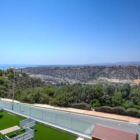 Modern Oceanus, Theseus Village, Aphrodite Hills Apartament