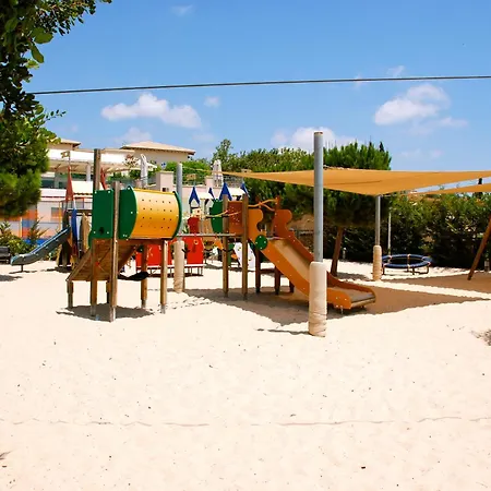 Modern Oceanus, Theseus Village, Aphrodite Hills Apartman Kúklia