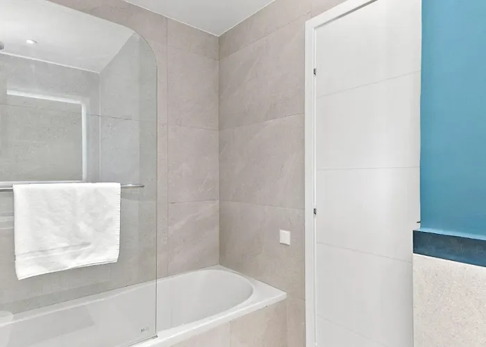 Modern Oceanus, Theseus Village, Aphrodite Hills Lägenhet